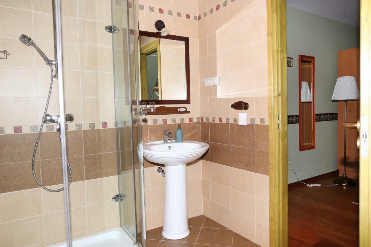 Sasfeszek Vendeghaz Hotel Zirc Exterior foto